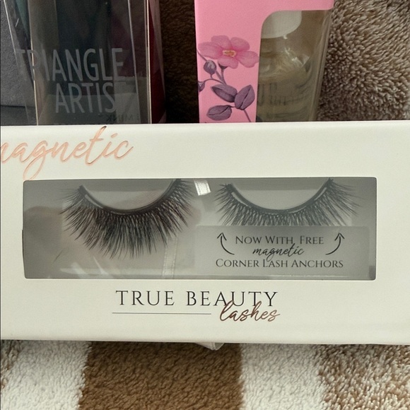 Magnetic Eyelashes and Beauty Set - Picture 7 of 8